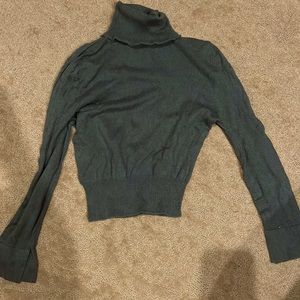 Moda International XS Army green lightweight Turtleneck Sweater